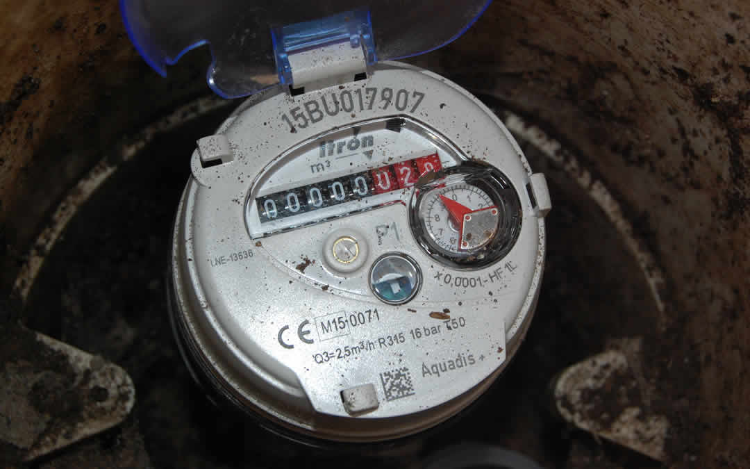 Water Meter Spinning No Water Running: Detecting Leaks Fast